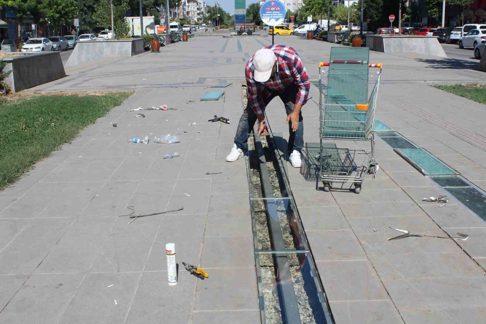 TCDD Hatboyu Yürüyüş Yolu’ndaki camlar yenileriyle değiştiriliyor