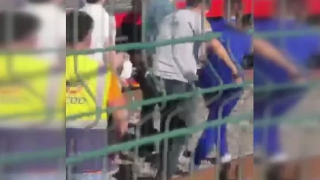 Marmaray istasyonunda tren yaklaşırken kendini raylara atan kişi kurtarıldı