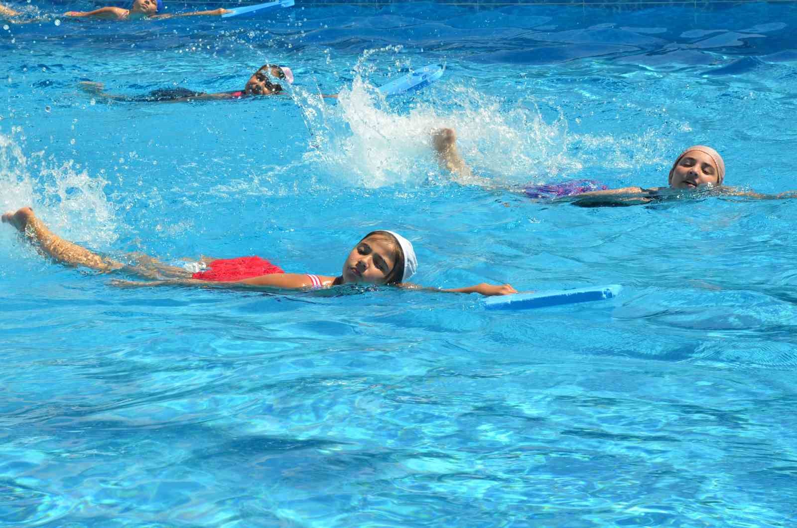Bozüyük Belediyesi Yüzme Havuzu, yetişkinlere de hizmet vermeye başlayacak