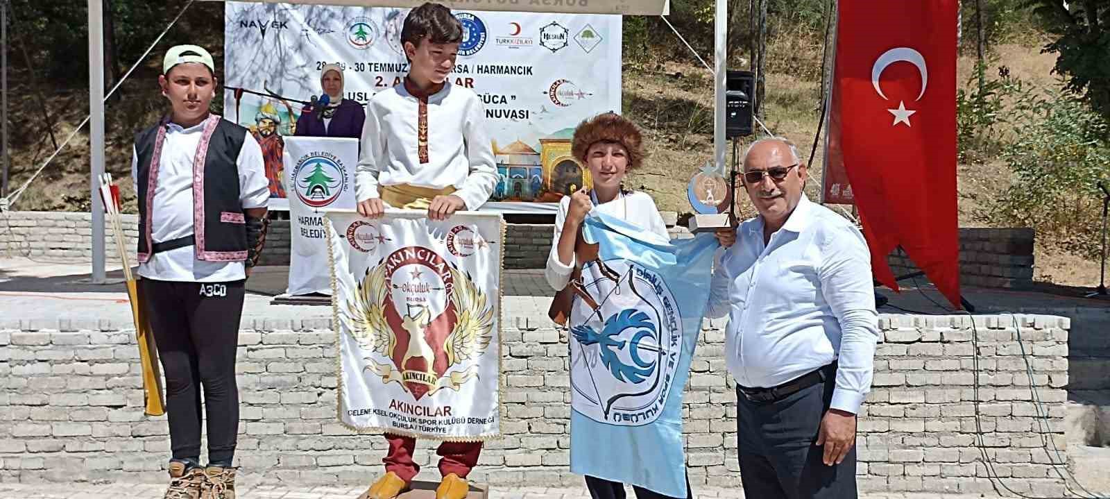 Gedizli okçu Bursa’da düzenlenen uluslararası turnuvadan üçüncülükle döndü