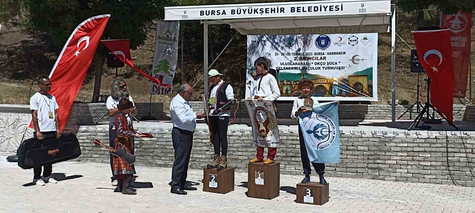 Gedizli okçu Bursa’da düzenlenen uluslararası turnuvadan üçüncülükle döndü