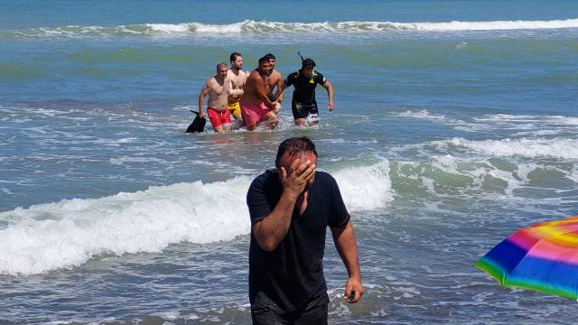 Samsun'da denize giren 3 çocuktan 1'i boğularak hayatını kaybetti