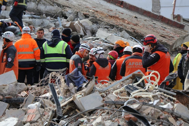 Gaziantep'te 21 kişiye mezar olan Gölgeler Apartmanı ilgili kahreden gerçek 6 ay sonra ortaya çıktı: Betonda dere kumu ve çakıl kullanılmış