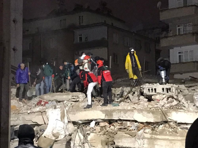 Gaziantep'te 21 kişiye mezar olan Gölgeler Apartmanı ilgili kahreden gerçek 6 ay sonra ortaya çıktı: Betonda dere kumu ve çakıl kullanılmış