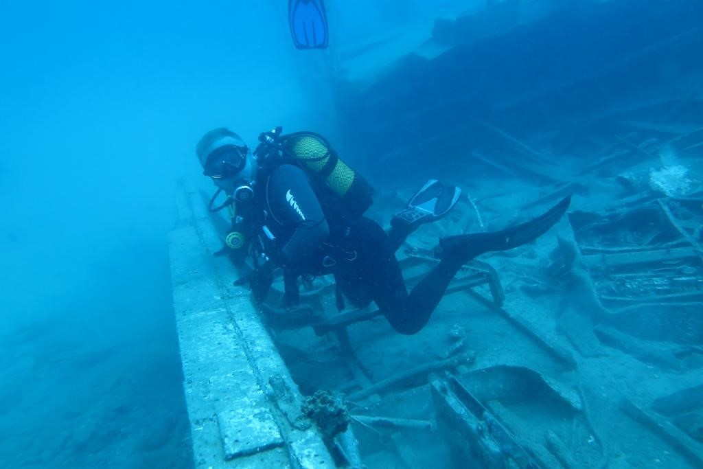 (ÖZEL) Eskişehirli dalgıçlar denizin 12 metre altında halay çekti