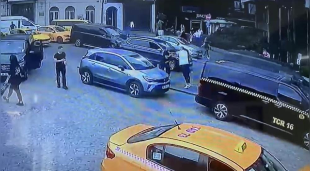 Beyoğlu'nda Fas uyruklu müşteriyi döverek öldüren taksici tutuklandı!