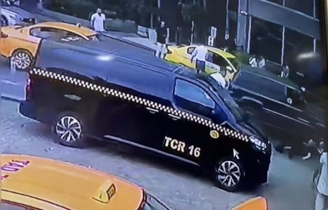 Beyoğlu'nda Fas uyruklu müşteriyi döverek öldüren taksici tutuklandı!