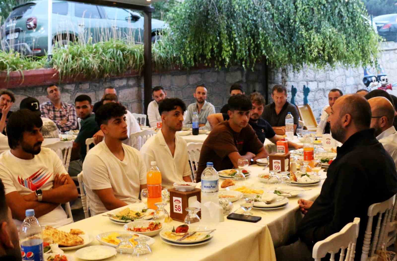 Eskişehirspor’dan yeni sezon öncesi tanışma yemeği