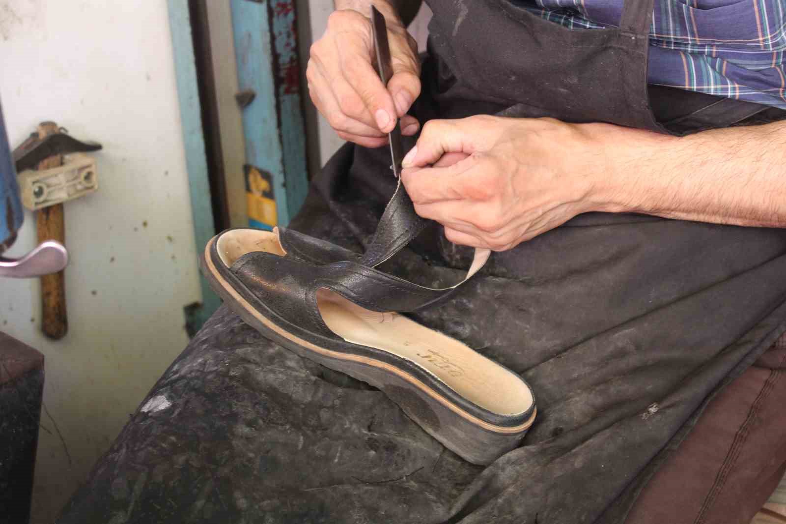 Ayakkabı tamircilerinin işleri artışta