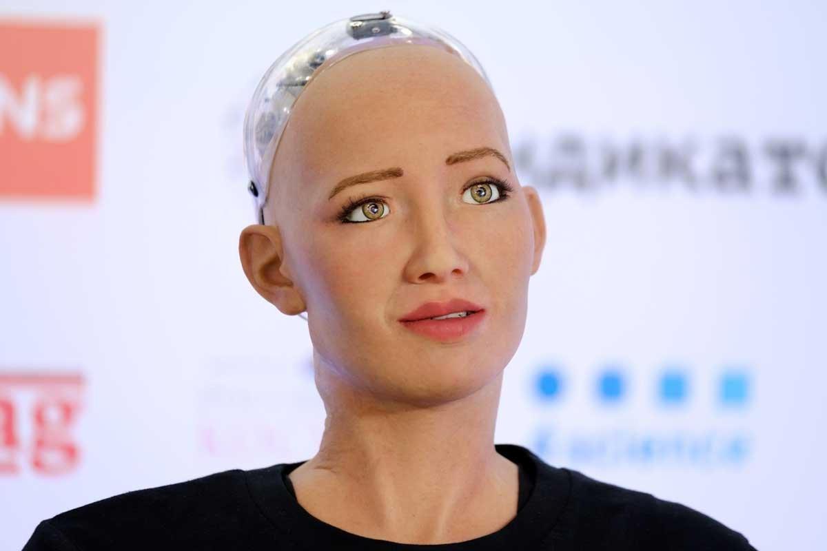 Vatandaşlık verilen dünyanın ilk robotu: İşte Robot Sophia'nın şaşırtıcı özellikleri!