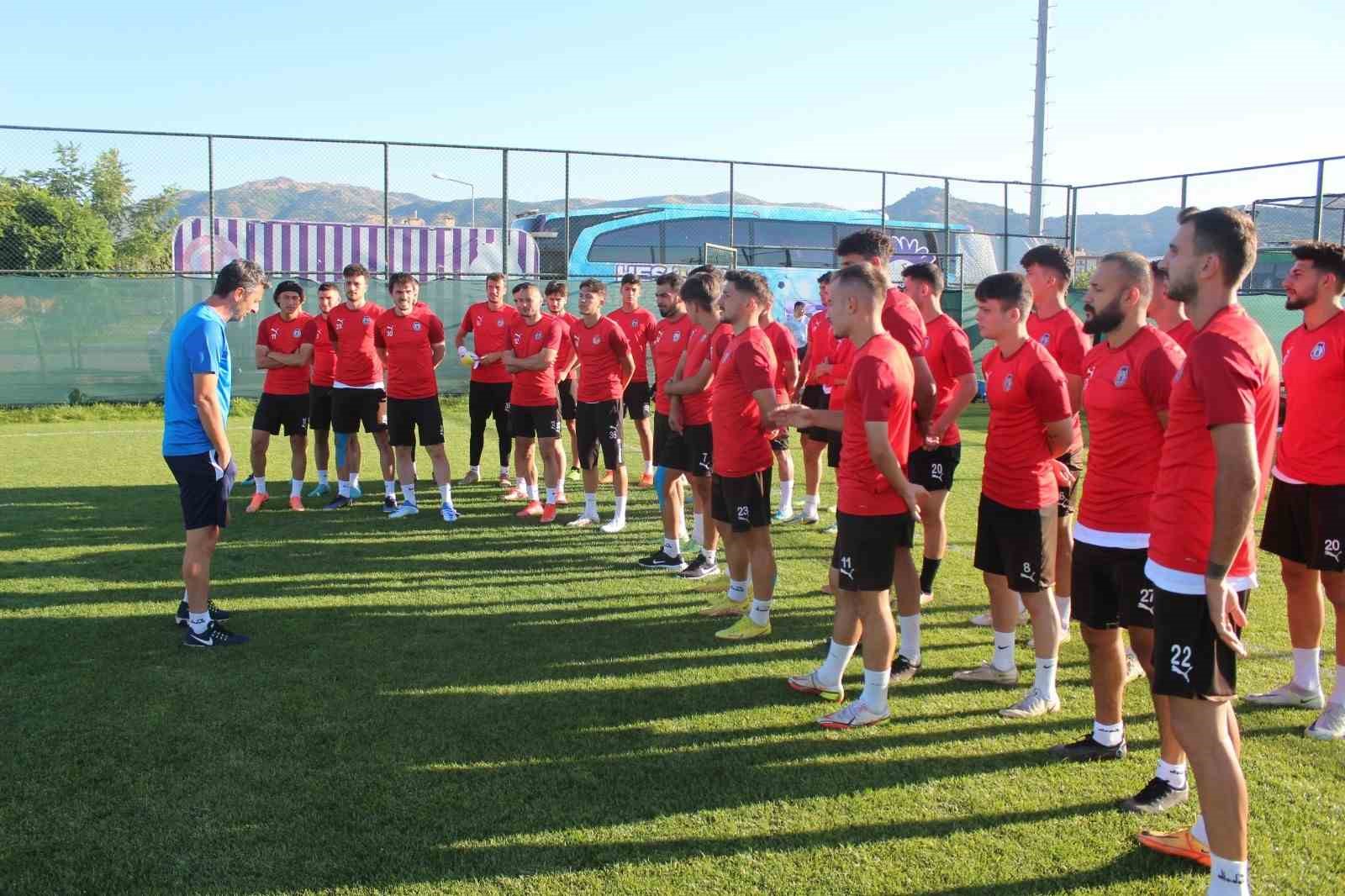 Afyonspor, yeni sezon hazırlıklarını çift idmanla sürdürdü