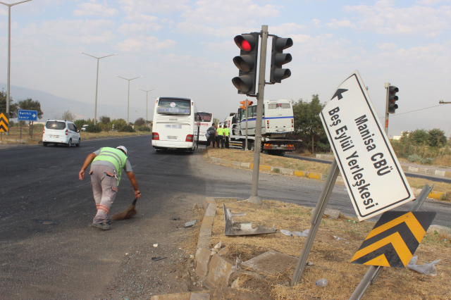 Otobüs ve minibüs kafa kafaya çarpıştı: 11 yaralı