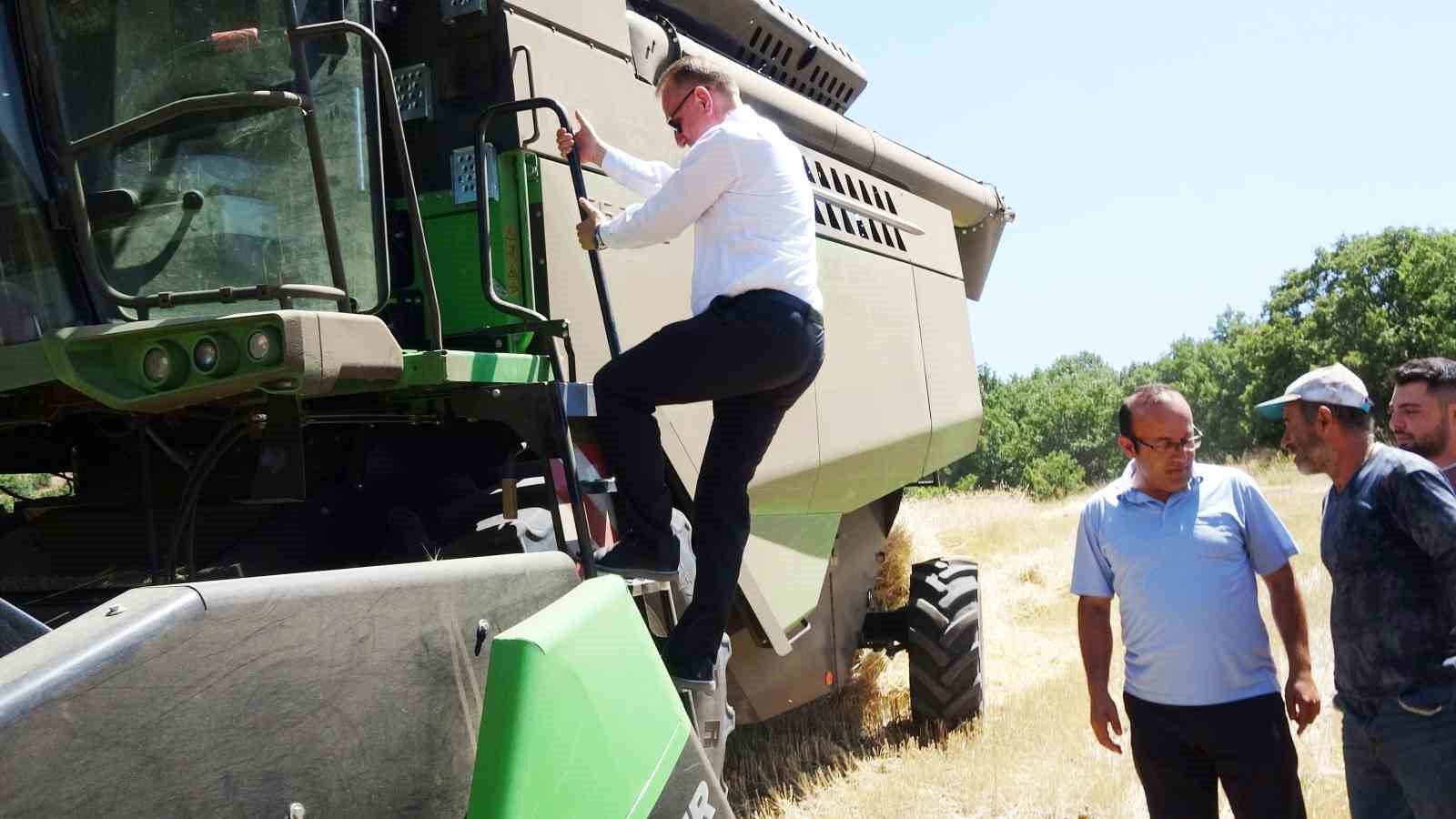 Tavşanlı’nın Kuruçay beldesinde ’Harman kaldırma’ etkinliği