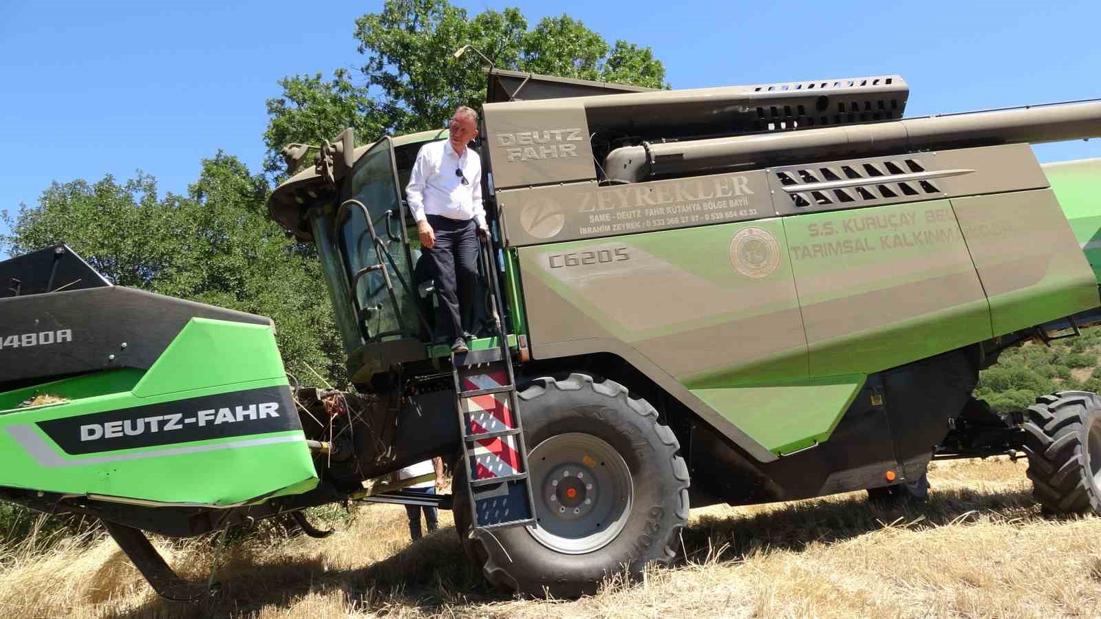 Tavşanlı’nın Kuruçay beldesinde ’Harman kaldırma’ etkinliği