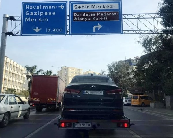 Antalya'da Rus ve Ukraynalılar kaçak taksicilik yapıyor! Yabancı plakalı çekici bile var