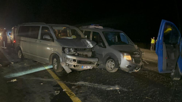 Kaza yapanların yardımına gidenlerin arasına başka bir araç daldı! 3 kişi öldü, 7 kişi yaralandı