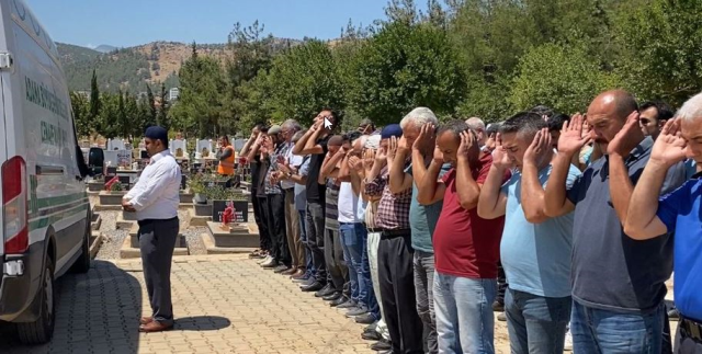 Deprem sonrası ulaşılamayan Yunus Emre'nin Adana'da defnedildiği ortaya çıktı