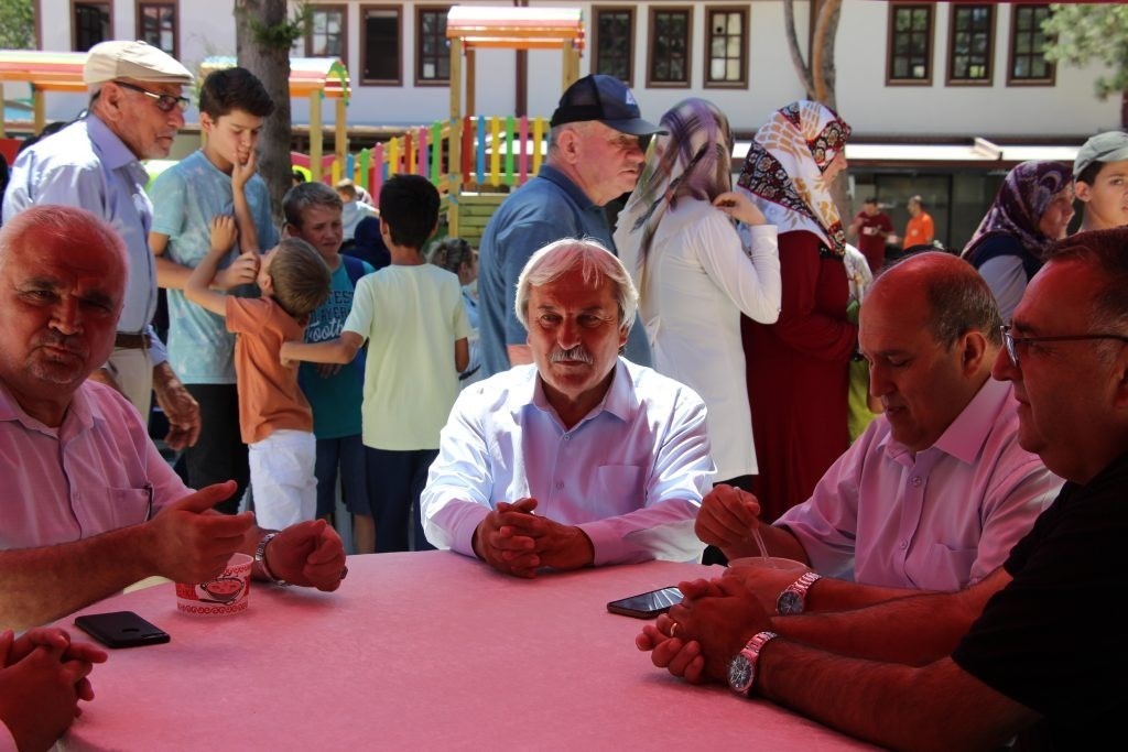 Osmaneli’nde 2 bin kişiye aşure dağıtıldı