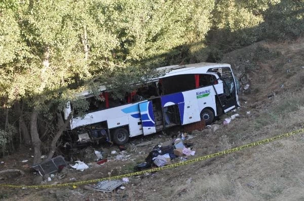 12 kişinin hayatını kaybettiği kazanın sebebi belli oldu: Otobüs şoförü kalp krizi geçirmiş