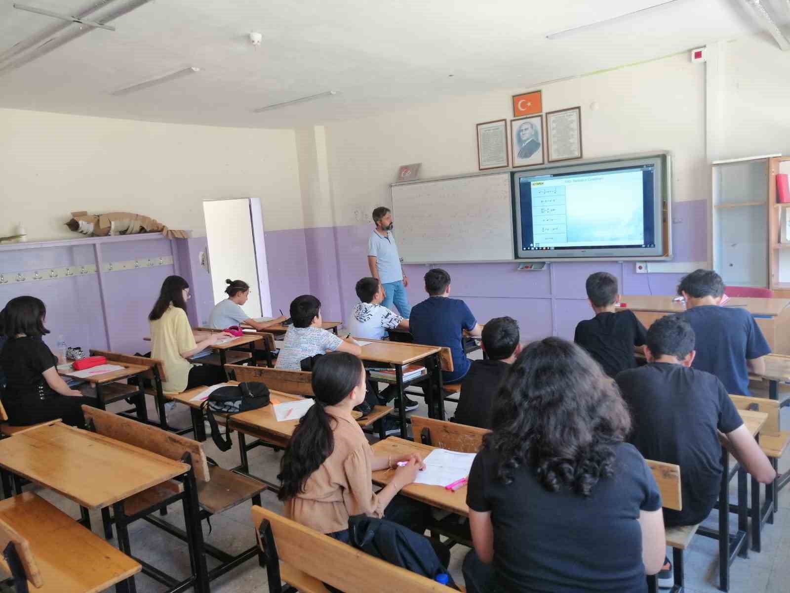 Afyonkarahisar’da yaz okulları devam ediyor