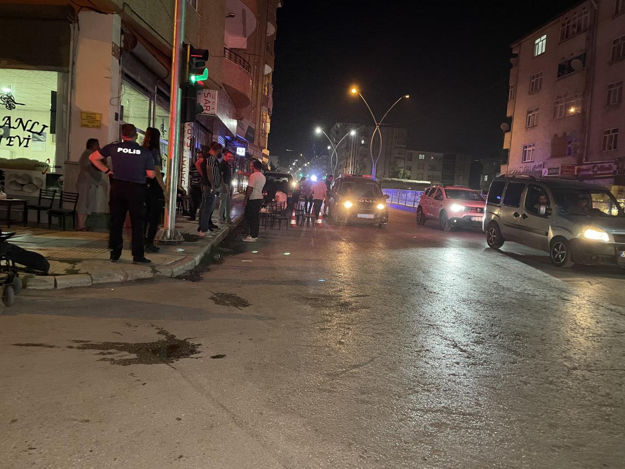 Elazığ'da çay ocağına silahlı saldırı! Çok sayıda yaralı var