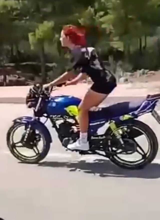 Antalya'da trafiğe kapalı yolda 2 motosiklet kafa kafaya çarpıştı! 3 genç hayatını kaybetti