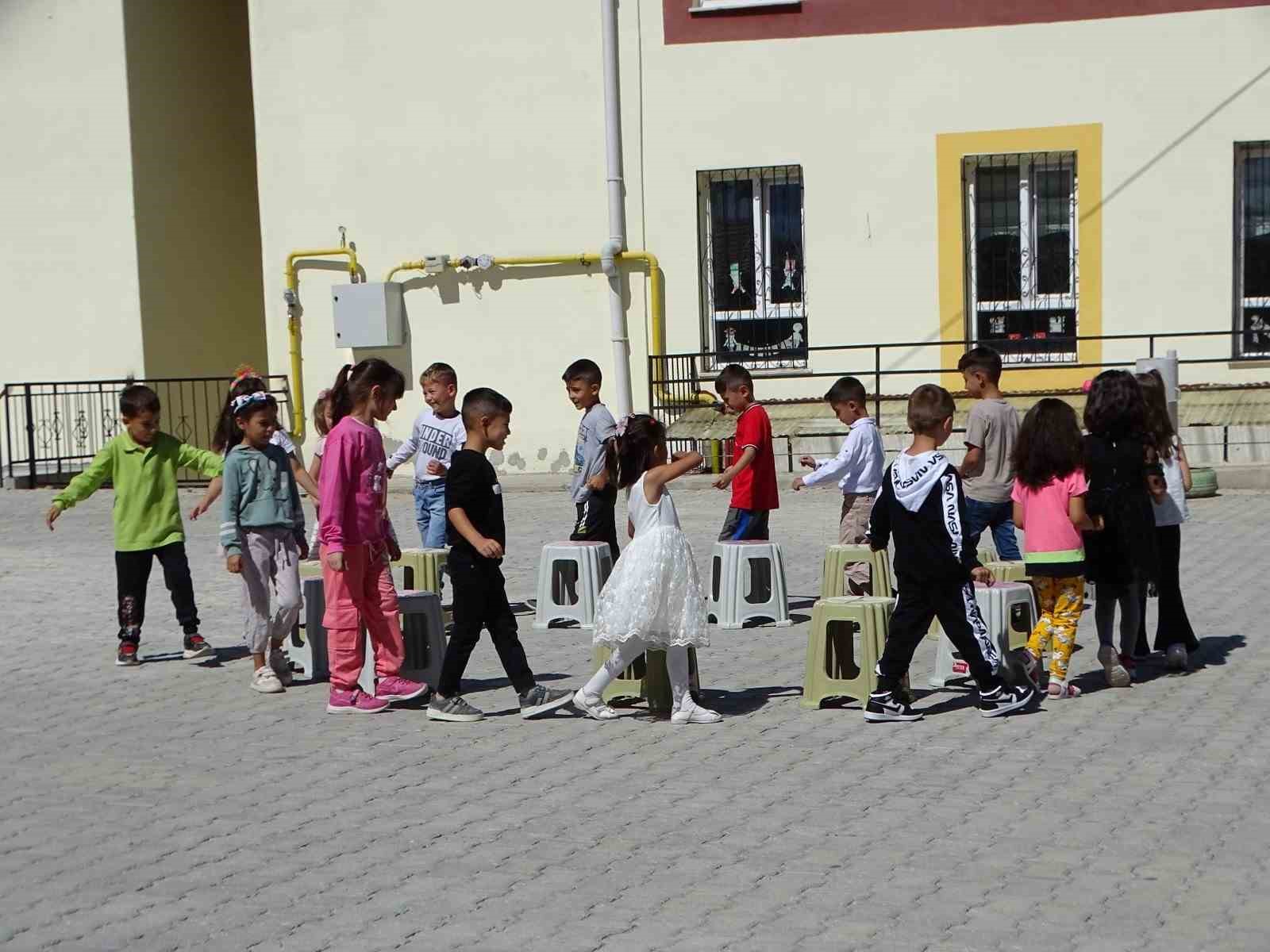 Hisarcık’ta İlköğretim Haftası kutlandı