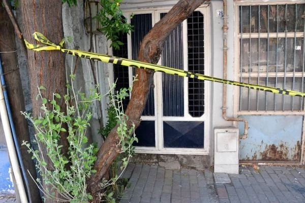 Boşandığı eşinin evini basan şahıs dehşet saçtı: 3 ölü, 1 yaralı