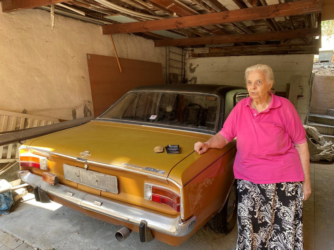 53 yıllık aracı ilk sahibinden orijinal haliyle satın aldı