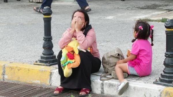 Otomobilin altında kalan 2 yaşındaki çocuğun annesi Adli Tıp önünde feryat etti: Ben sensiz yaşayamam