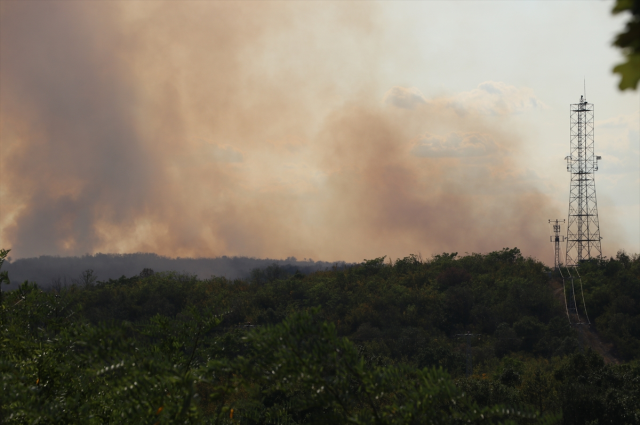 Bulgaristan-Türkiye sınırındaki yangın sebebiyle 2 köy tahliye edildi