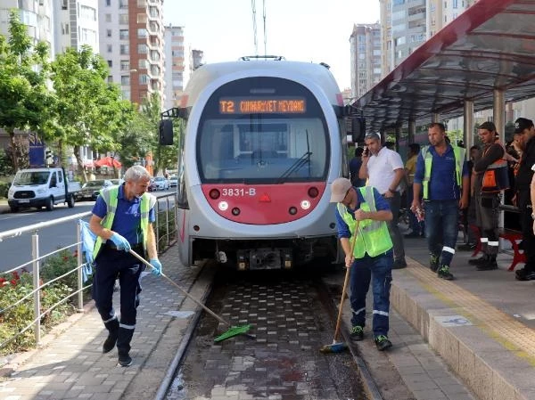 Kayseri'de tramvayın çarptığı 15 yaşındaki çocuk yaşamını yitirdi