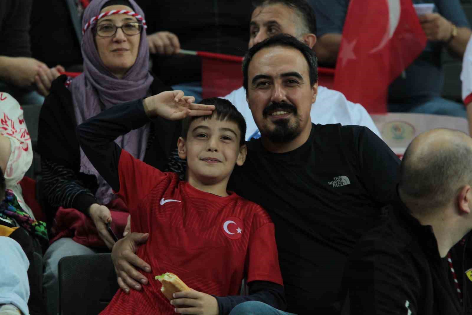 2024 Avrupa Şampiyonası Elemeleri: Türkiye: 0 - Ermenistan: 0 (İlk yarı)