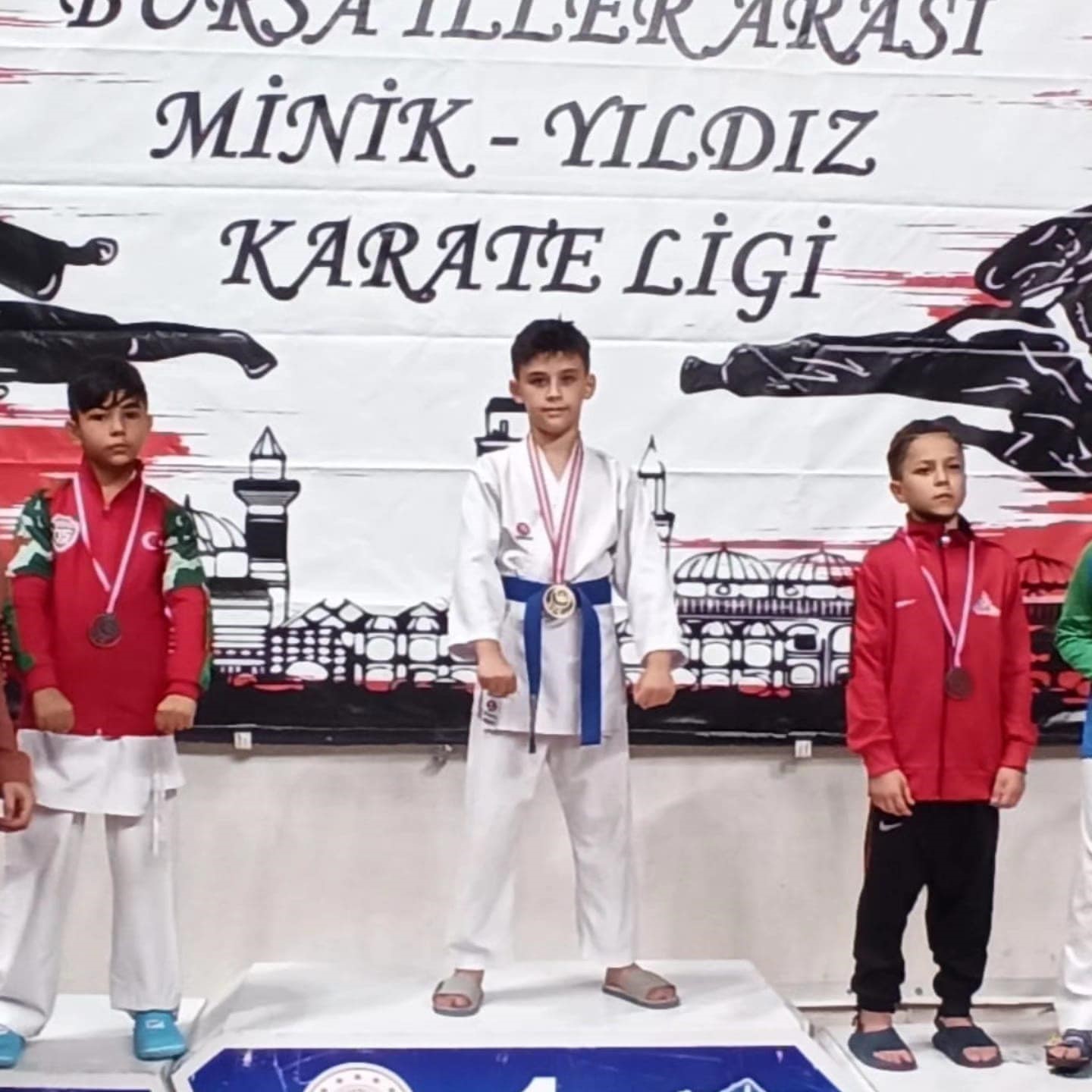 Osmaneli Karate Takımı madalyalarla döndü