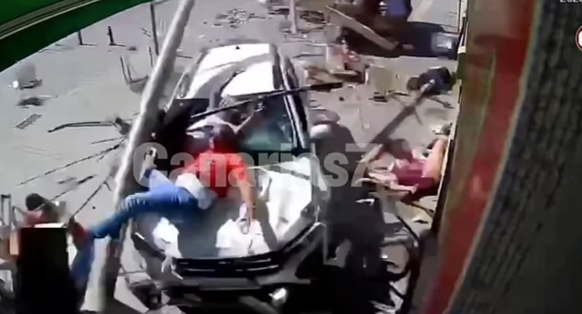 İspanya'da Kontrolden Çıkan Otomobil Kafeye Daldı: 8 Yaralı