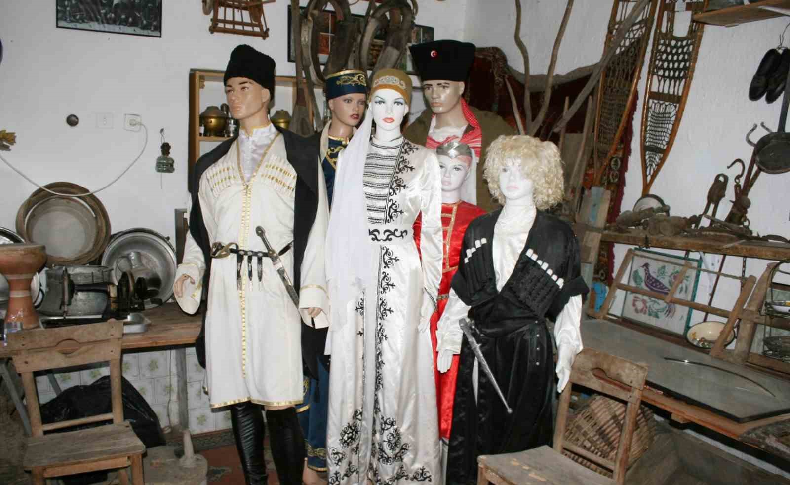 (ÖZEL) Köyde kurulan Kültür Evi’nde yüzyıllık eşyalar sergileniyor