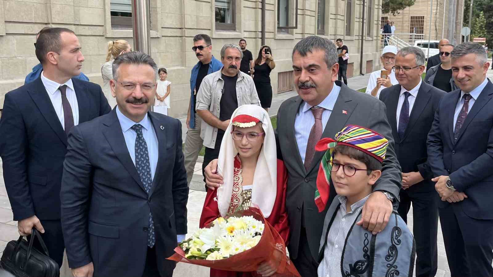 Milli Eğitim Bakanı Yusuf Tekin Eskişehir’e geldi