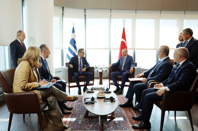Cumhurbaşkanı Erdoğan, New York'taki Türkevi'nde Yunanistan Başbakanı Miçotakis'i kabul etti