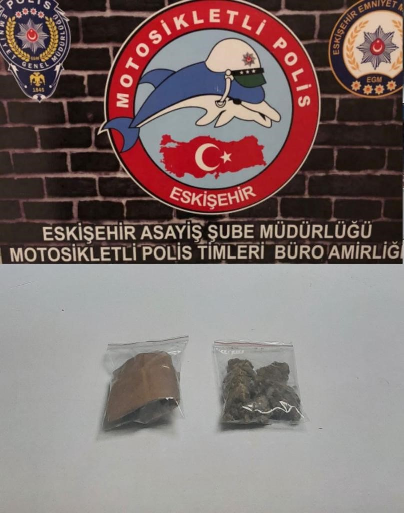 Eskişehir’de 8 şüpheli 3 tabanca, uyuşturucu madde ve çalıntı motosiklet ile yakalandı
