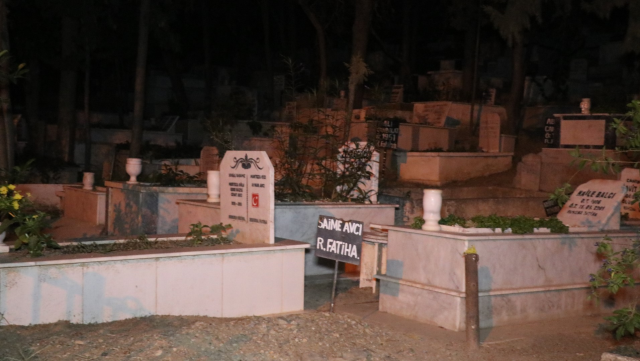 İzmir'de mezarlıkta 1 günlük bebek bulundu