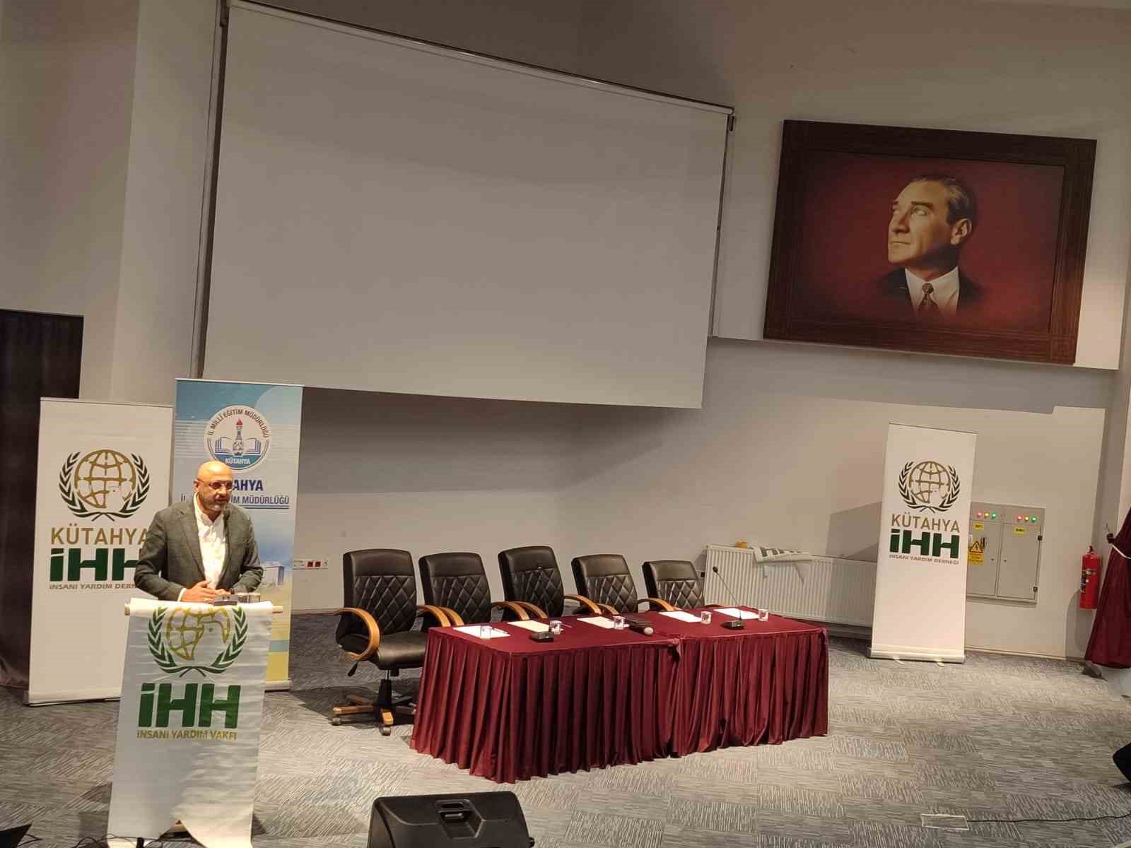 Kütahya’da öğretmen ve öğrencilere, “İyilikte Yarışan Sınıflar” projesi tanıtıldı