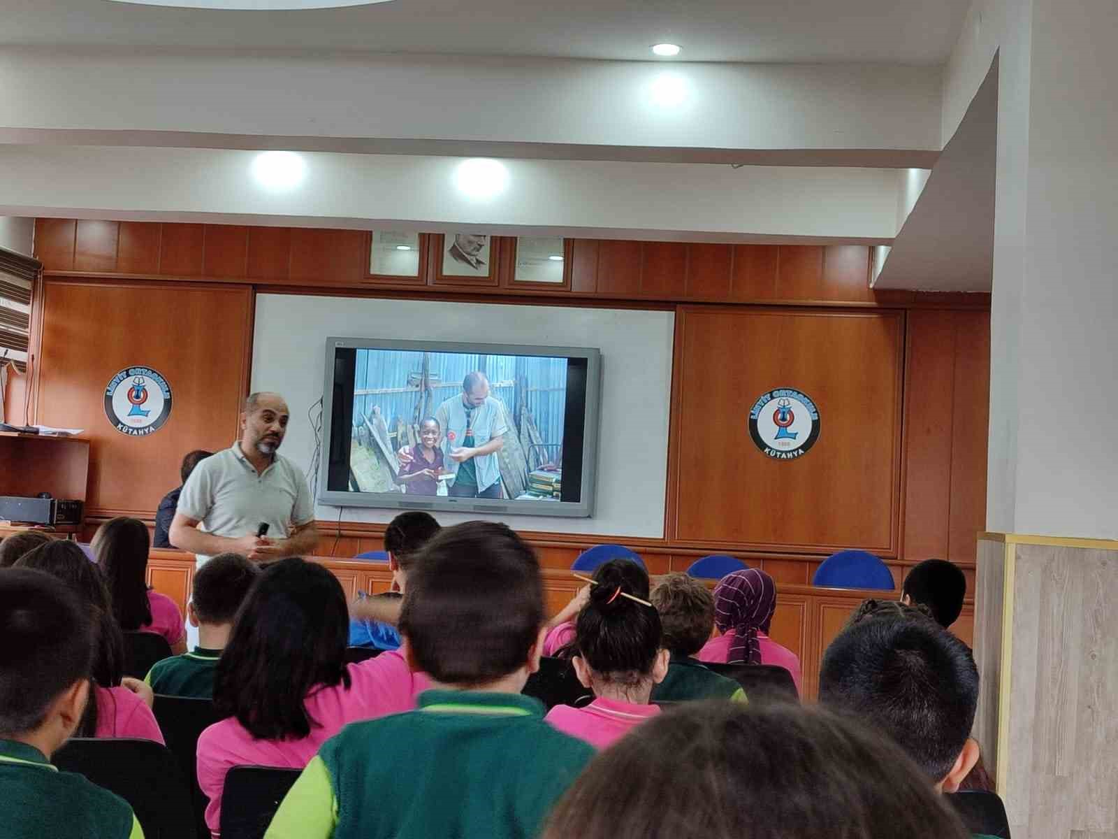 Kütahya’da öğretmen ve öğrencilere, “İyilikte Yarışan Sınıflar” projesi tanıtıldı