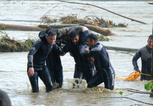 Son Dakika! Kırklareli'ndeki sel felaketinde hayatını kaybedenlerin sayısı 6'ya yükseldi