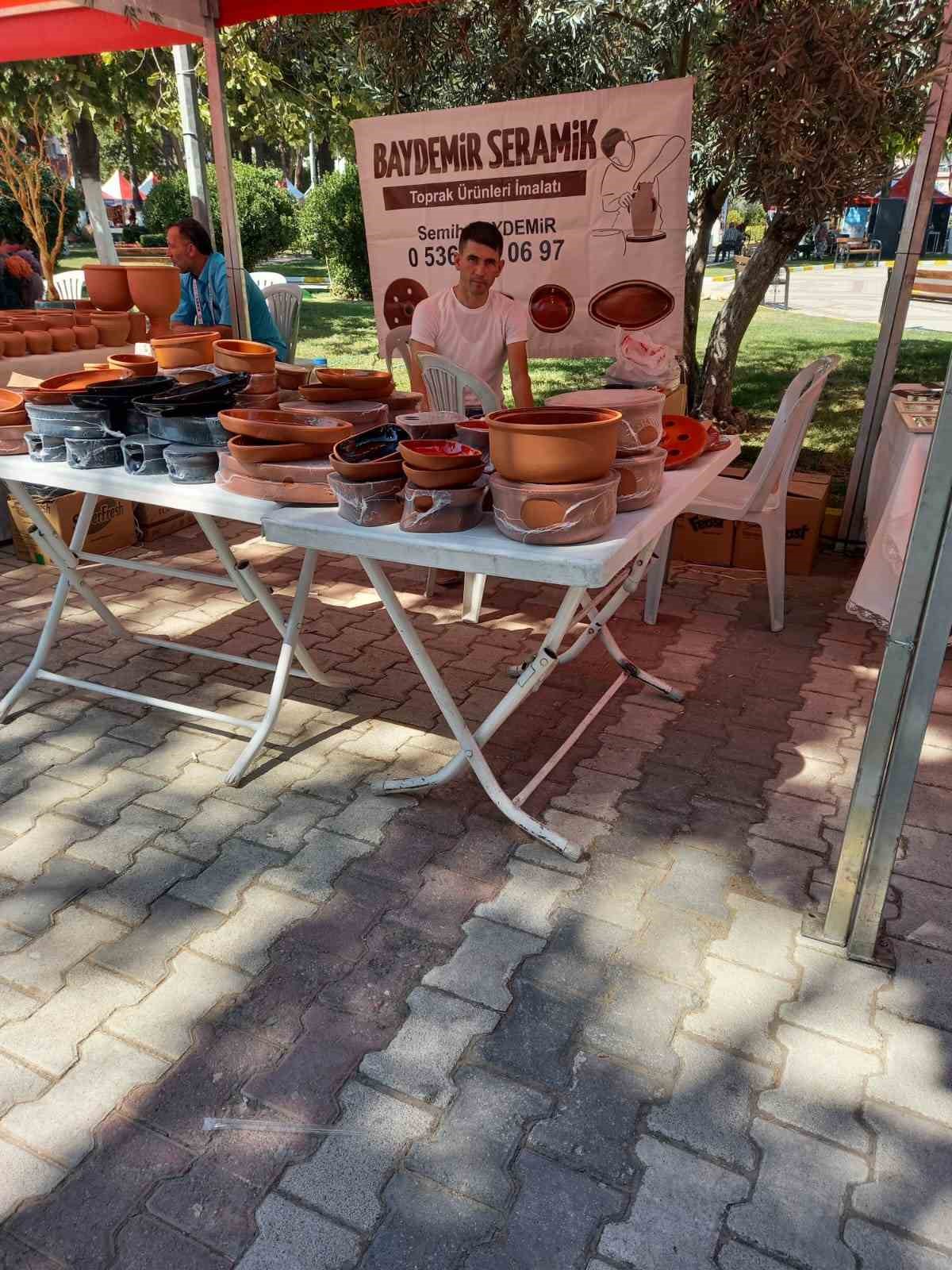 Kınık çömlekleri İzmir’deki festivalde yerini aldı
