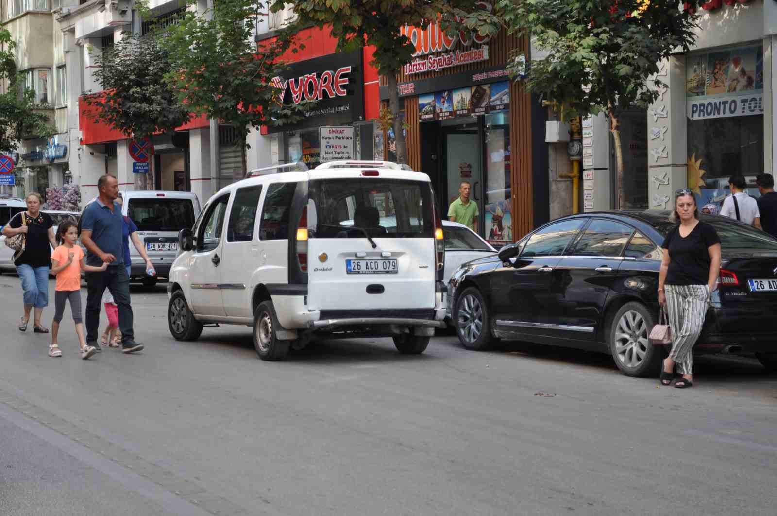 (ÖZEL) Vatandaşlar Eskişehir’deki trafik sorununa çözüm bulunmasını bekliyor