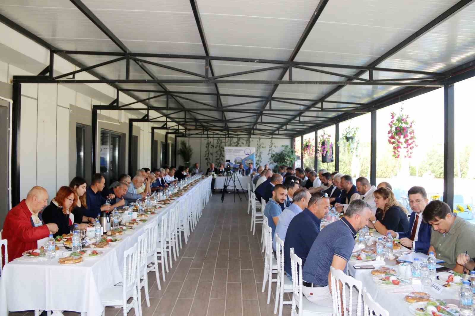 Kütahya OSB yatırımcıları, istişare toplantısı ve kahvaltı programında bir araya geldi