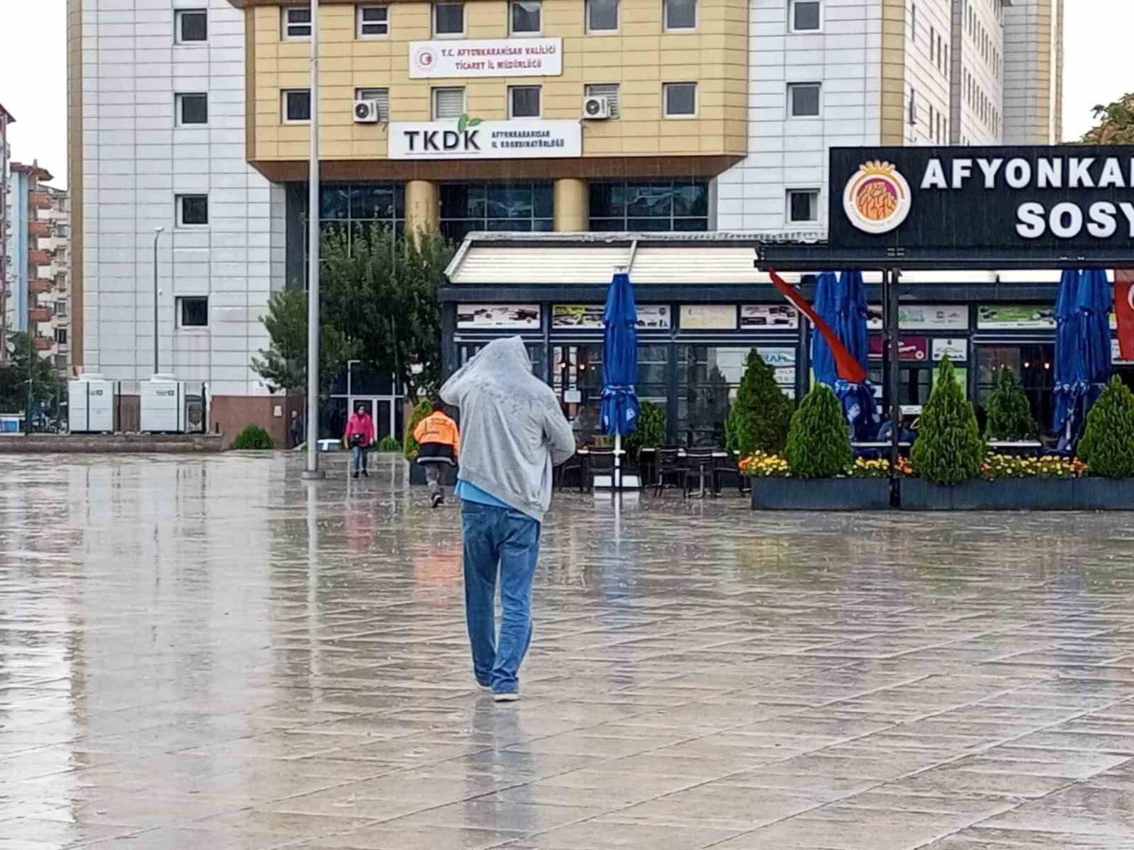 Afyonkarahisar’da yağmur yağışı