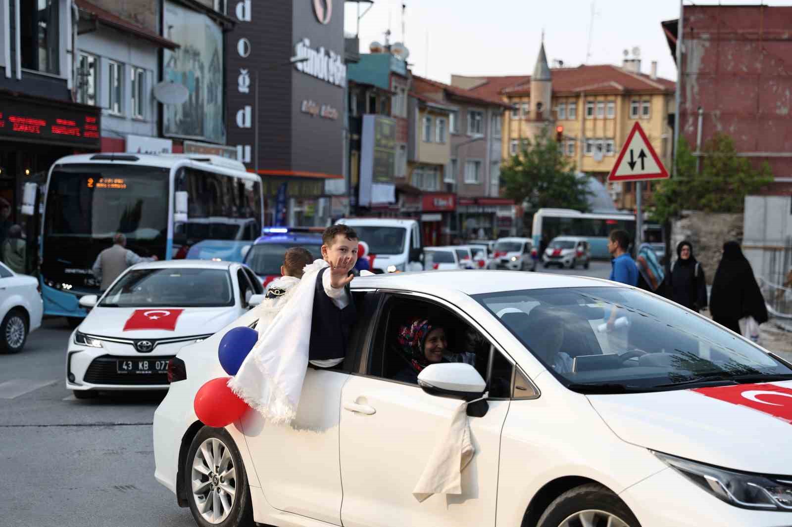 Kütahya Belediyesi 72 çocuk için toplu sünnet şöleni düzenledi