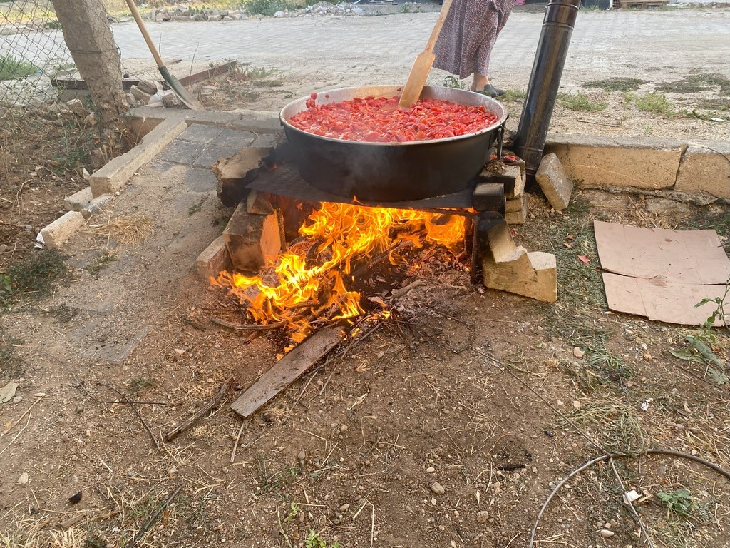 (ÖZEL) Kadınların 8 saatlik uğraşı sonunda hazırlanıyor