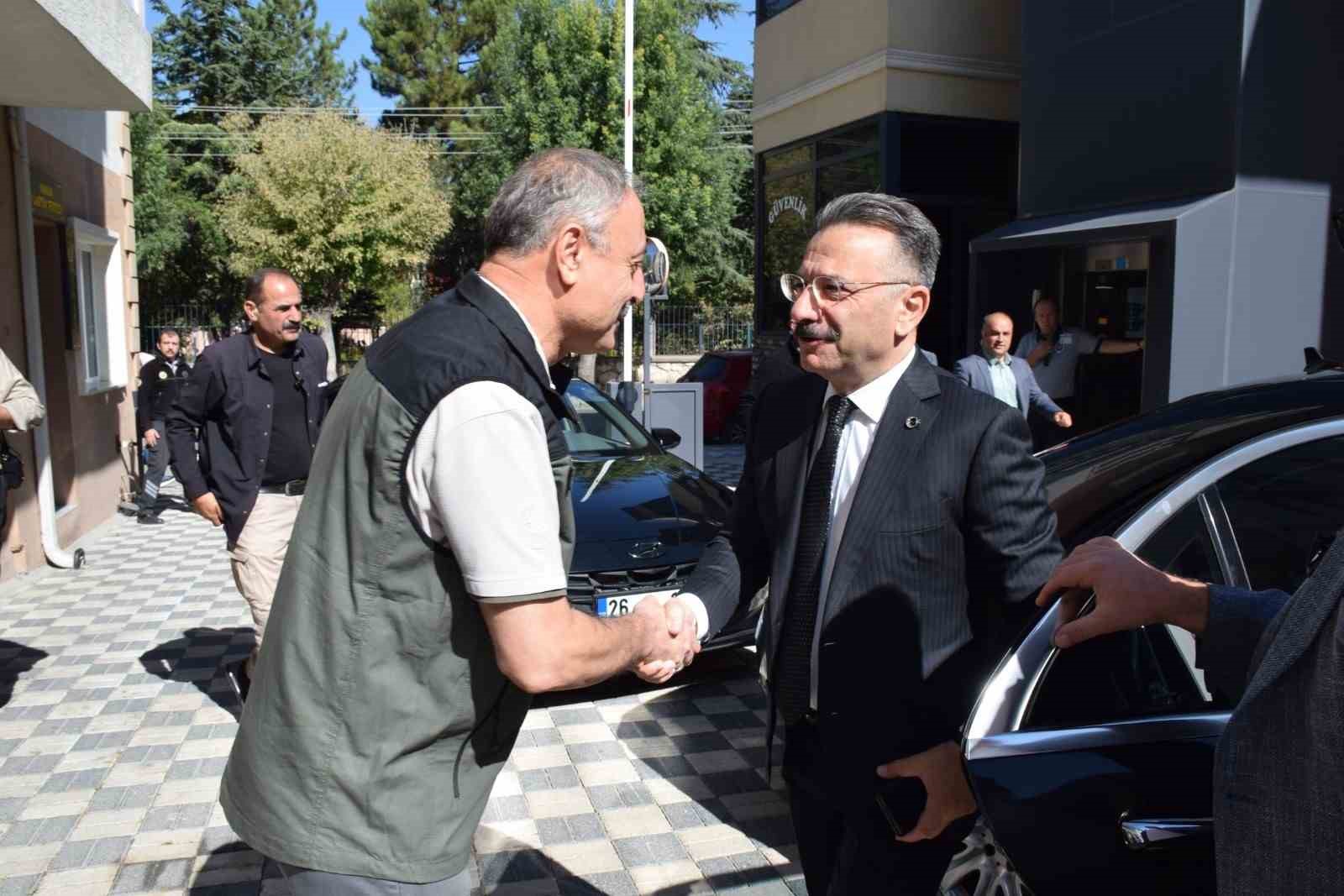 Vali Aksoy Eskişehir Orman Bölge Müdürlüğü’nü ziyaret etti